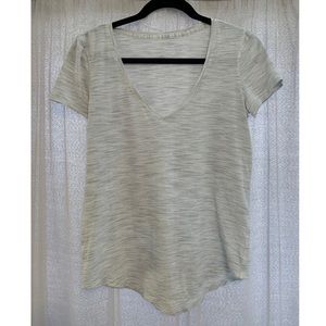 lululemon | love tee v